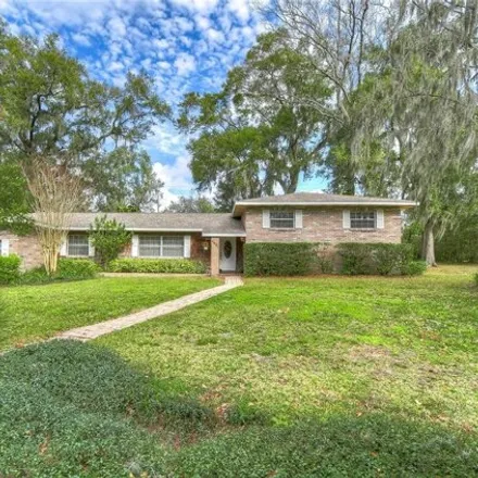 Buy this 4 bed house on 4401 Hickory Court in Hillsborough County, FL 33511