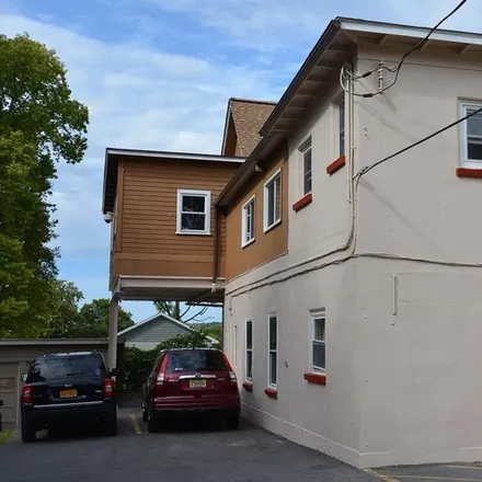 Rent this 3 bed duplex on 410 Hillview Place