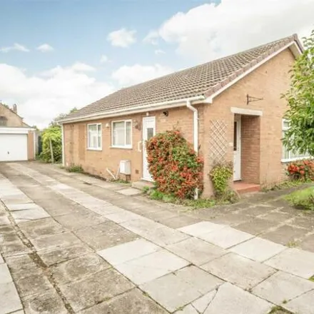 Buy this 3 bed house on Hawthorn Drive in Barlby, YO8 5LQ