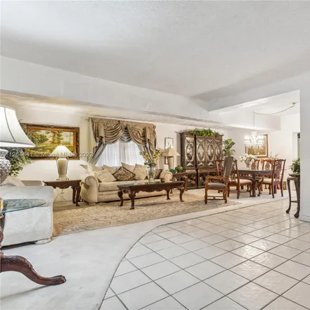 Image 4 - 6421 Southwest 57th Place, South Miami, FL 33143, USA - House for sale