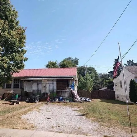 Image 1 - 617 North Stewart Street, Tuscumbia, Colbert County, AL 35674, USA - House for sale
