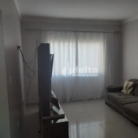 Buy this 6 bed house on Rua Carlos Roberto de Paiva in Nova Alvorada, Uberlândia - MG