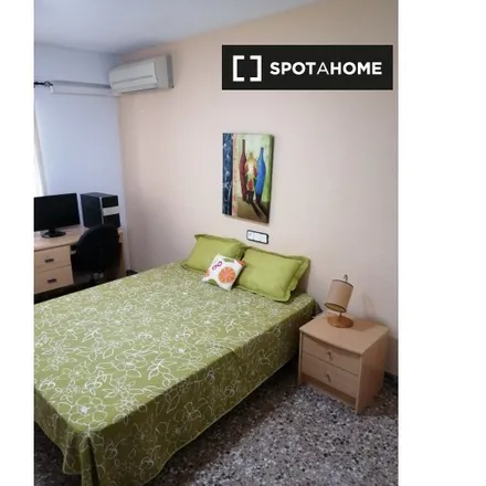 Rent this 2 bed room on Carrer de Campos Crespo in 2D, 46017 Valencia
