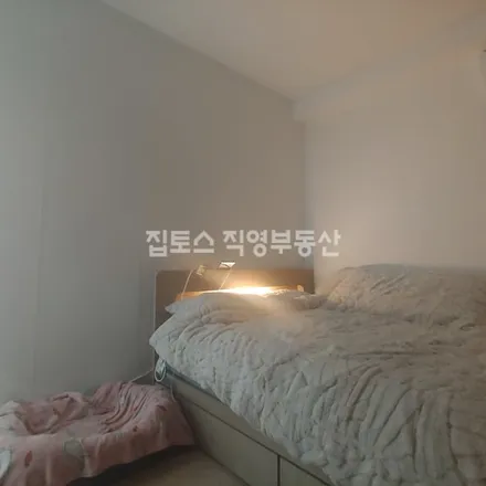 Rent this 2 bed apartment on 서울특별시 관악구 신림동 1417-49