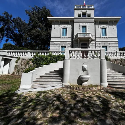 Buy this 5 bed house on Pisa