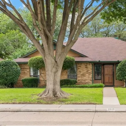 Buy this 3 bed house on 2619 Hollow Bend in Mesquite, TX 75150