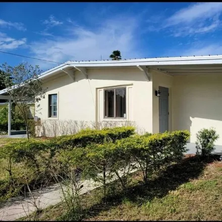 Rent this 2 bed house on 2018 Golfview Court in Fort Pierce, FL 34950