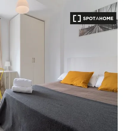 Rent this 5 bed room on Madrid in Calle de Agustín de Foxá, 26