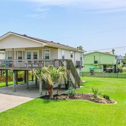 Buy this 3 bed house on 4038 Fort Bend Drive in Galveston, TX 77554