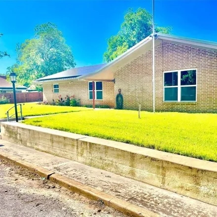 Buy this 4 bed house on 461 West Neely Avenue in Comanche, TX 76442