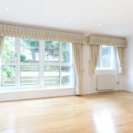 Rent this 4 bed townhouse on 114 Loudoun Road in London, NW8 0LA