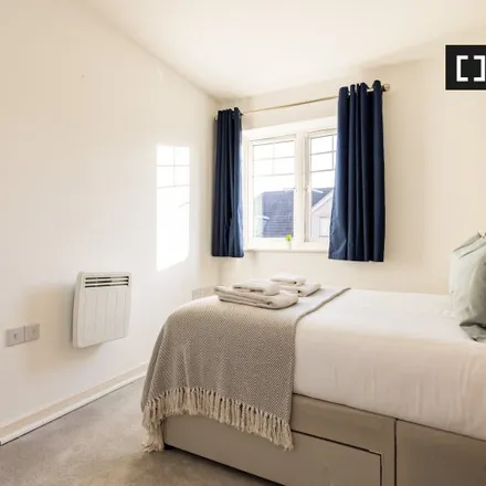 Image 19 - Field House, 40 Schoolgate Drive, London, SM4 5DB, United Kingdom - Apartment for rent