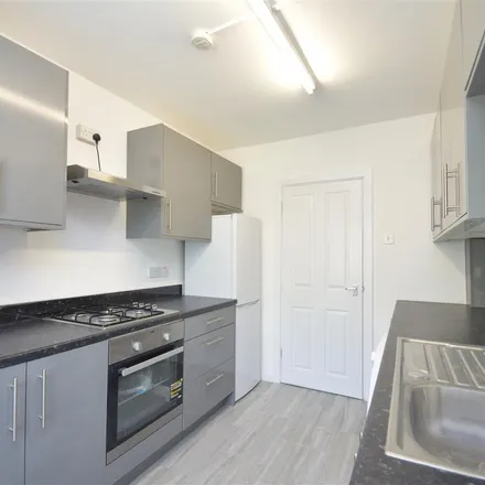 Image 2 - the Alleyway, London, NW9 8RB, United Kingdom - Apartment for rent