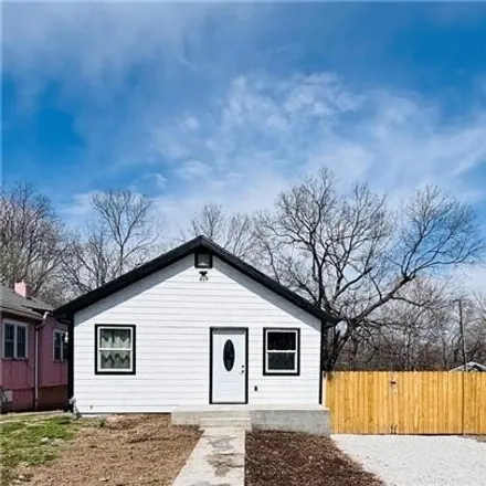 Buy this 3 bed house on 2218 North 31st Street in Kansas City, KS 66104