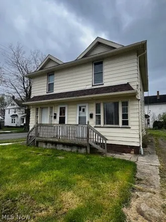 Rent this 2 bed apartment on 203 Neil Street Southeast in Weathersfield Township, Niles