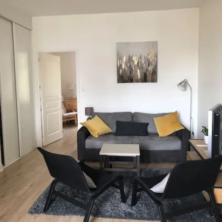 Rent this 2 bed apartment on 29 Avenue André Malraux in 37000 Tours, France