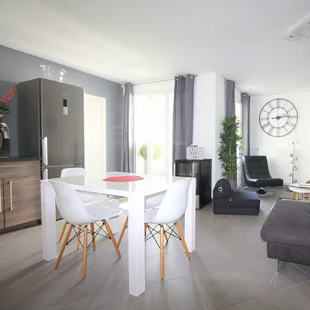 Image 6 - 77700 Serris, France - Apartment for rent
