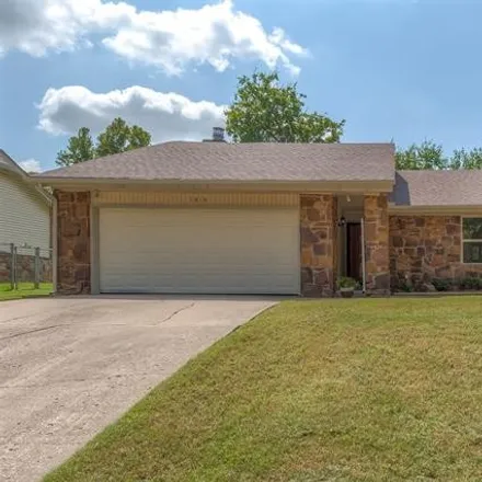 Buy this 3 bed house on 1815 West 64th Street South in Tulsa, OK 74132