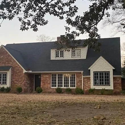 Buy this 5 bed house on 1112 Cloverdale Drive in Greenville, MS 38701