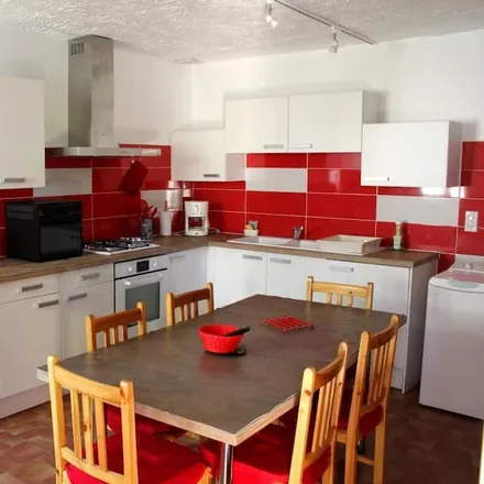 Rent this 2 bed house on Route de Pegomas in 83440 Tanneron, France