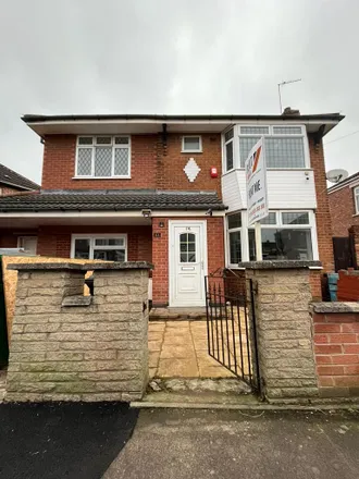 Rent this 6 bed house on Roseway in Leicester, LE4 7GD