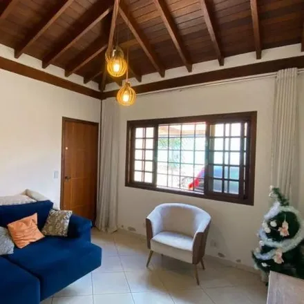 Buy this 2 bed house on Avenida Júlio de Toledo in Jardim da Saúde, Jarinu - SP