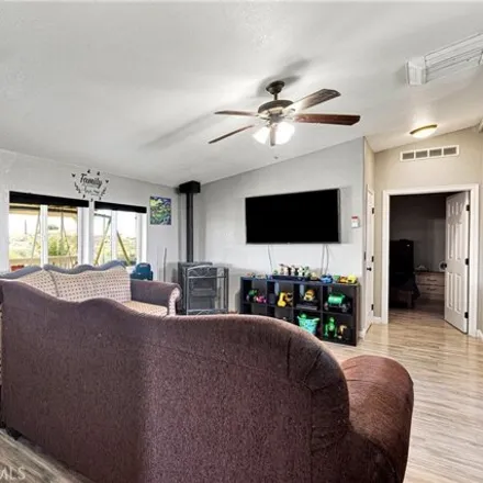 Image 6 - 10724 Sunset Road, Baldy Mesa, San Bernardino County, CA 92392, USA - Apartment for sale