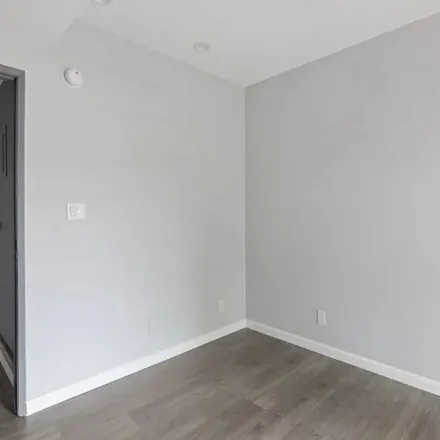 Rent this 4 bed apartment on 611 Levering Avenue in Los Angeles, CA 90024