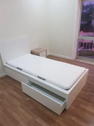 Rent this 4 bed room on Cintura Interna in Rua do Monte dos Burgos, 4250-024 Porto