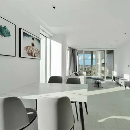Image 5 - Bouchon Point, 7 Cendal Crescent, London, E1 2FU, United Kingdom - Room for rent