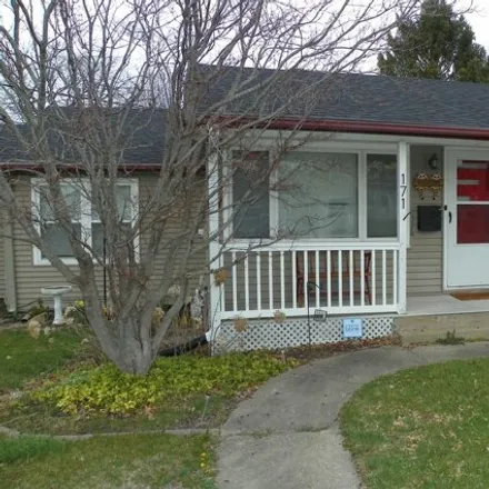 Buy this 2 bed house on 183 West Fremont Street in Galesburg, IL 61401