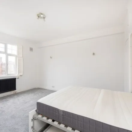 Image 7 - Gilling Court, Belsize Grove, London, NW3 4XD, United Kingdom - Apartment for rent