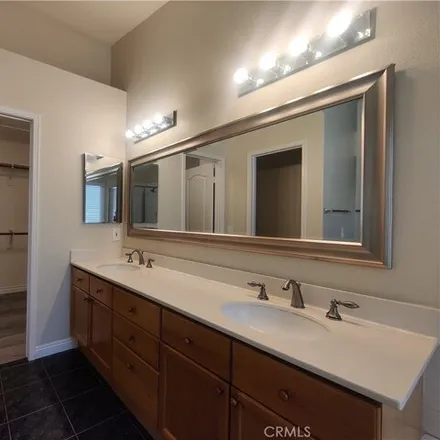 Image 4 - 596 North Pageant Drive, Orange, CA 92869, USA - Townhouse for sale