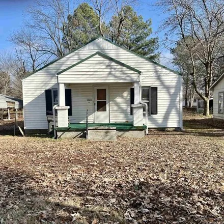 Buy this 2 bed house on 1241 South 7th Street in Paragould, AR 72450