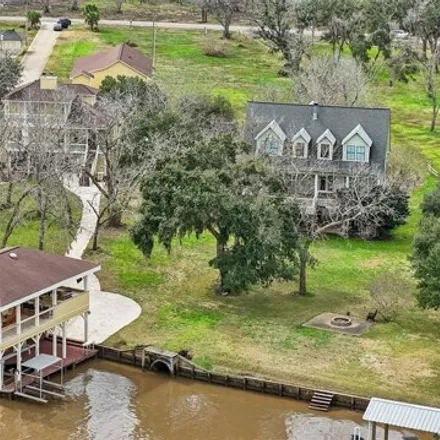Buy this 6 bed house on 2283 CR 506 in Brazoria County, TX 77422