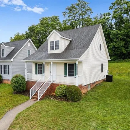 Buy this 3 bed house on 582 D Street in Staunton, VA 24401