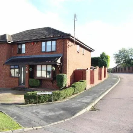 Buy this 5 bed house on Downing Way in Daventry, NN11 4TN