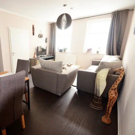 Rent this 3 bed apartment on Untermarkt 12 in 99974 Mühlhausen, Germany
