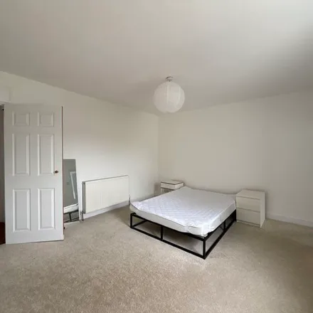 Image 4 - 33 Albert Parade, Bristol, BS5 9EH, United Kingdom - Townhouse for rent