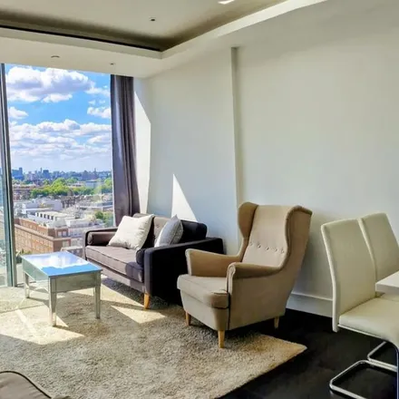 Image 5 - Carrara Tower, City Road, London, EC1V 1AE, United Kingdom - Apartment for rent