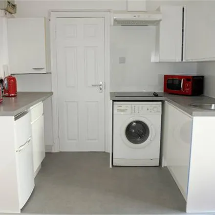 Image 3 - Brownhill Road / St Fillans Road, Brownhill Road, London, SE6 2DH, United Kingdom - Apartment for rent