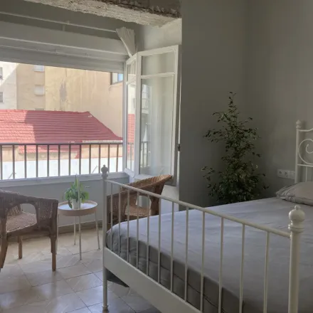 Rent this 1 bed apartment on Carrer del Mestre Marqués / Calle Maestro Marqués in 03004 Alicante, Spain