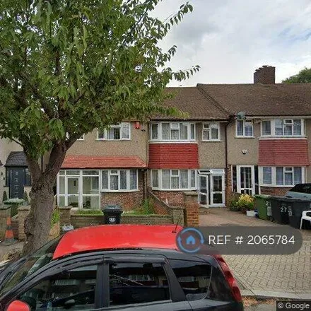 Rent this 3 bed duplex on Longhill Road in London, SE6 1SD