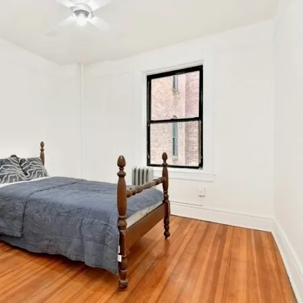 Image 3 - 35-45 82nd Street, New York, NY 11372, USA - Apartment for sale