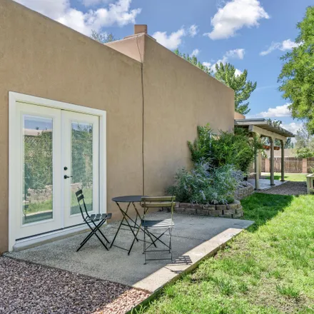 Image 4 - 2325 Chapman Lane Northwest, Albuquerque, NM 87104, USA - House for sale