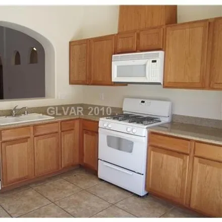 Image 2 - 3391 Lakeland Bay Drive, Clark County, NV 89122, USA - House for rent