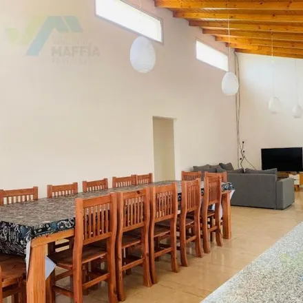 Rent this 4 bed house on R. Caamaño in La Lonja, B1631 BUI Villa Rosa