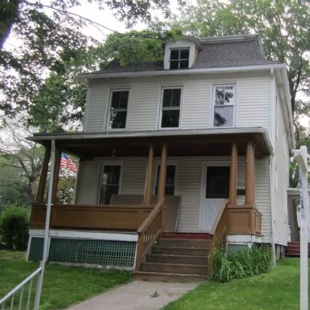 Rent this 4 bed house on 206 Walnut Street in Willimantic, CT 06226