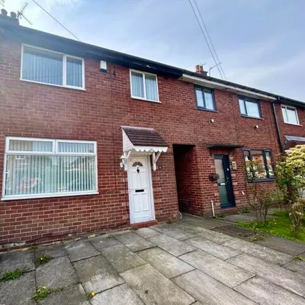 Rent this 4 bed townhouse on Coniston Avenue in Farnworth, BL4 0QL