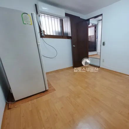 Rent this studio apartment on 서울특별시 강남구 논현동 124-20